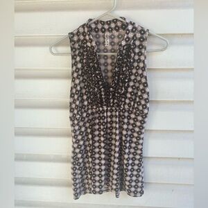 Heart Soul sleeveless Ruffle blouse/top size M color black/ gray